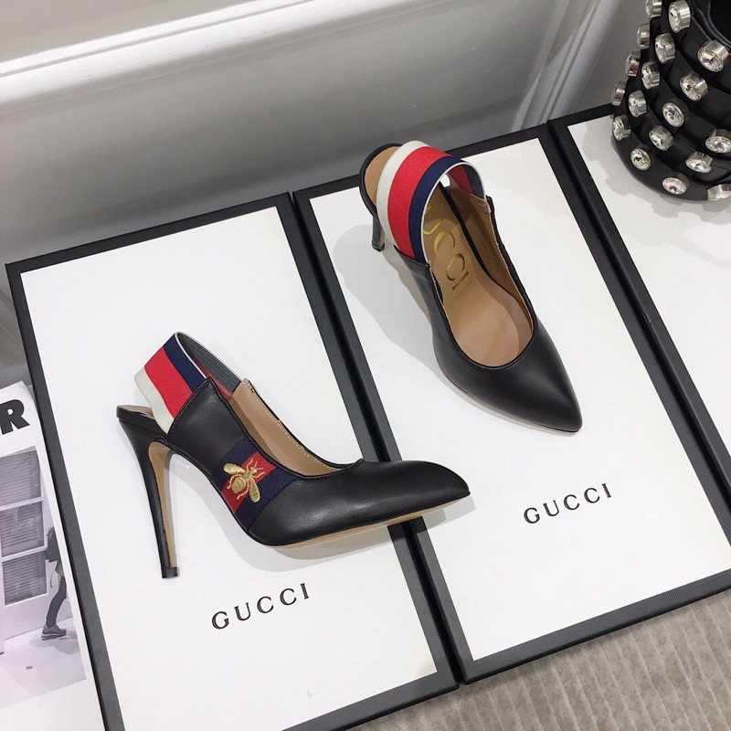 giày cao gót mũi nhọn da thêu logo hình con ong bên hông dây đeo phía hậu gót 10.5cm gucci GC GG