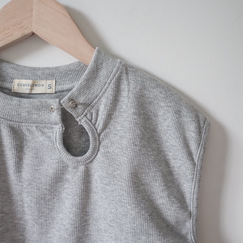 | HÌNH THẬT ĐỘC QUYỀN CUBEDLEMON|Áo croptop thun gân gài kim băng