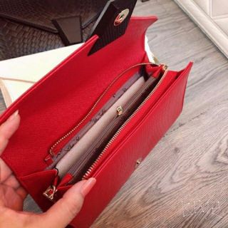 Clutch nắp gỗ cực chất - sẵn