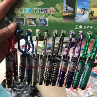 Vỉ 12 chiếc móc khoá đèn laze loại đẹp 3 chế độ( sẵn pin)