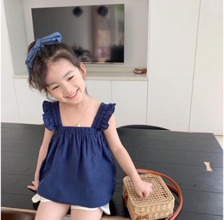 Áo quần của bé gái