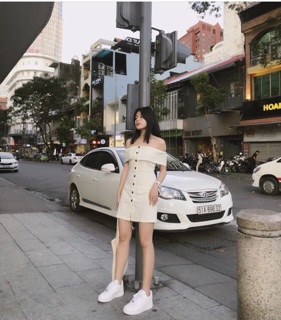 ĐẦM TRẮNG BẸT VAI PHỐI NÚT