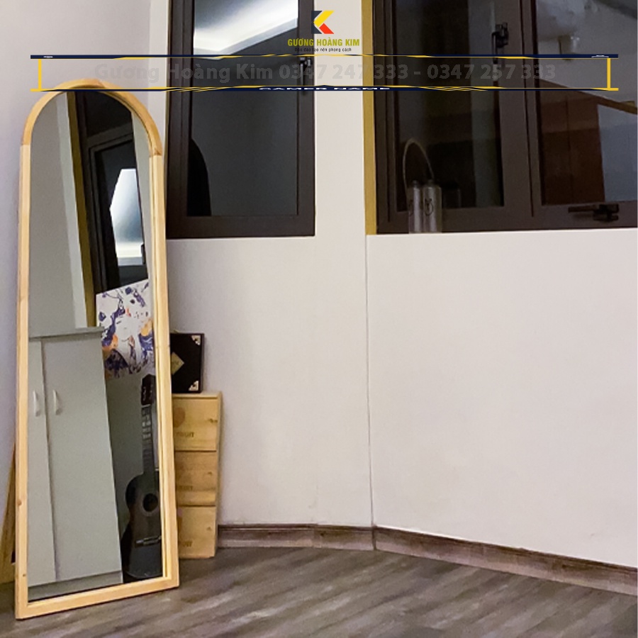 Gương soi toàn thân đèn led khung gỗ mái vòm có chân di động dựa tường treo tường giá rẻ - guonghoangkim mirror KG0001