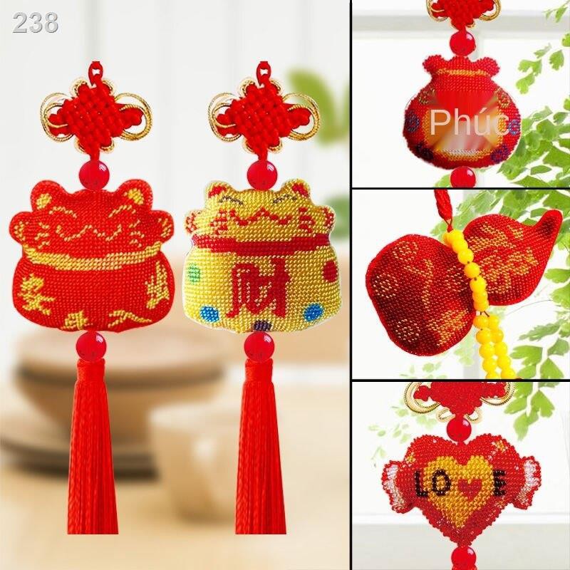Độc thânMặt dây chuyền xe hơi Ping An Fu 2021 Chỉ thêu chữ thập mới đầy đủ hạt may mắn Mèo bầu Một người thầy bùa được