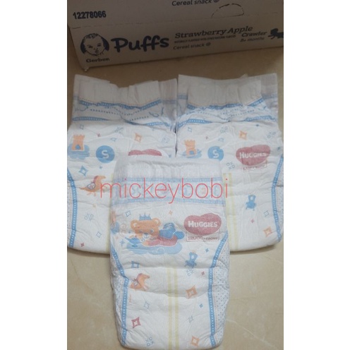 Combo 100 tã dán Huggies size S (4-8kg hàng km)
