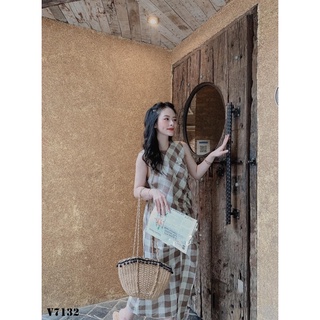 VÁY KẺ LI-EN DÚM XẺ VẠT