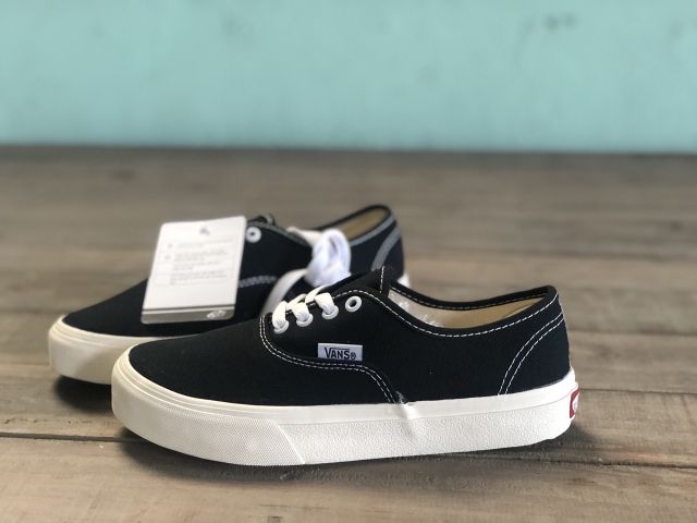 Giày thể thao vans vault classic