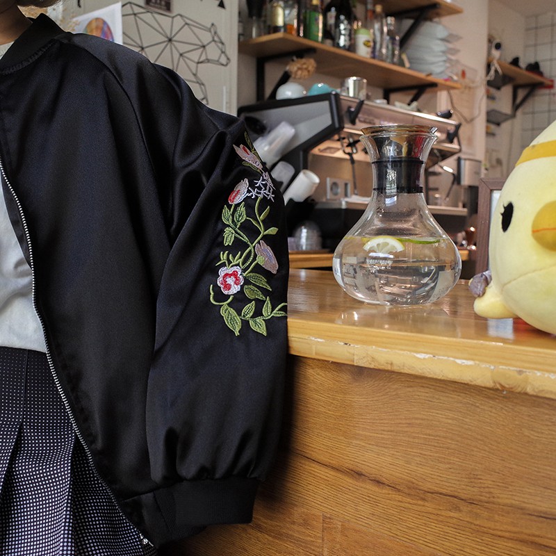 [NGODT1120 - giảm thêm 15k]  Áo khoác bomber thêu hoa size M, đen | BigBuy360 - bigbuy360.vn