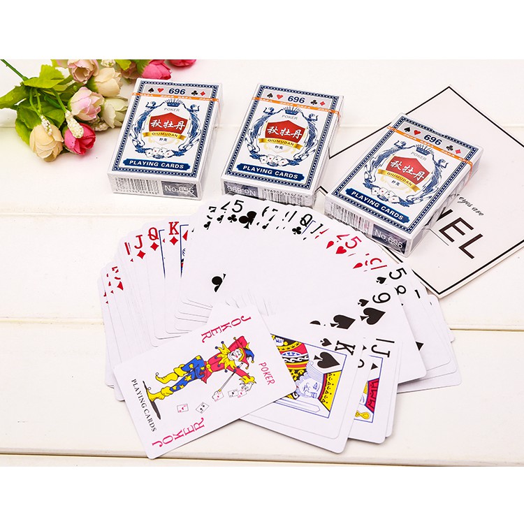 BỘ BÀI GIẤY POKER 696 GIẢI TRÍ QUEN THUỘC GỒM 52 LÁ BÀI CHÍNH KÈM 2 LÁ JOKER VÀ 1 LÁ GIỚI THIỆU