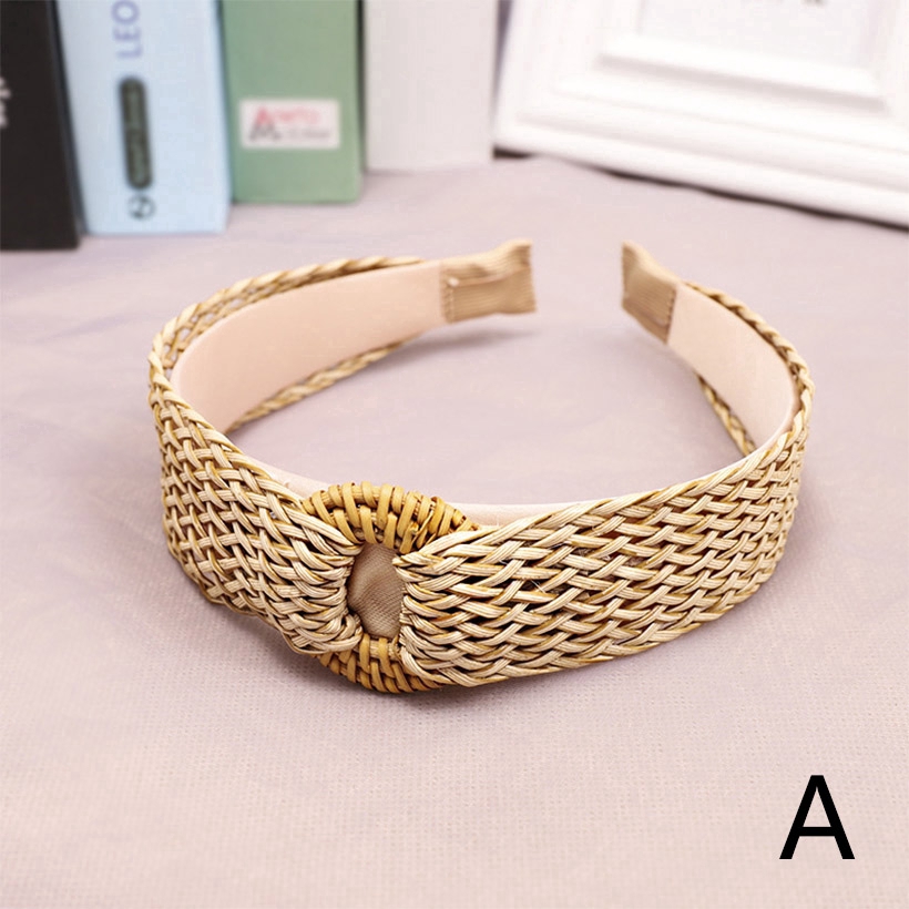 Cài tóc đơn giản phong cách Hàn Quốc cho nữ