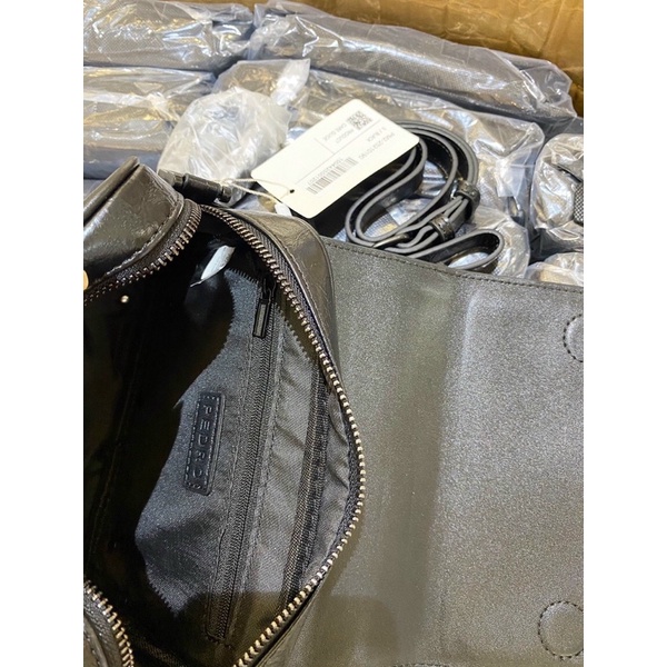 Túi chéo Pedro unisex dây xích