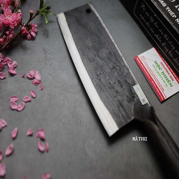 Dao chặt xương cứng, xương trâu, xương bò, gà vịt. Rèn bằng nhíp xe ô tô nặng 1kg của Mộc Nhiên Phúc sen - mã TV02