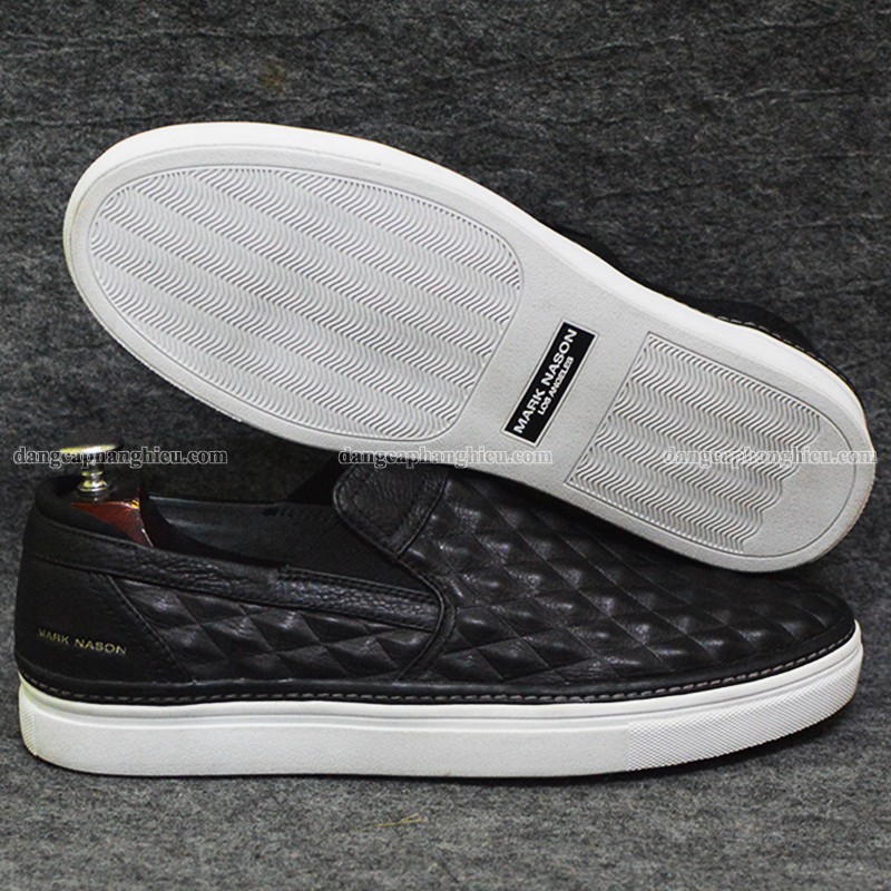 Giày Skechers chính hãng giá thơm 2018