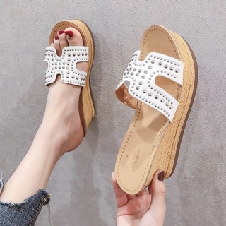 Dép đế xuồng chữ H đinh tán cao 7,5cm