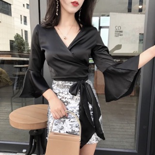 Áo bóng đắp chéo ngực tay loe cực đẹp