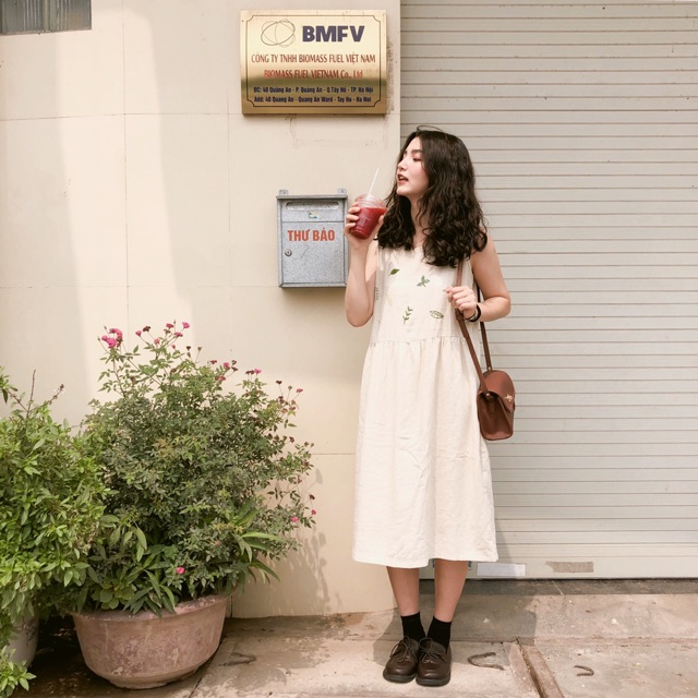 LINEN DRESS - đầm thêu lá