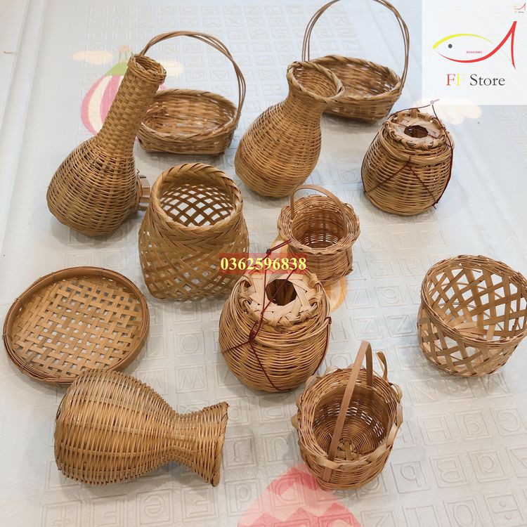 Giỏ tre nhỏ và đồ phụ mây tre trong lòng bàn tay 10-12cm trang trí decor nhà cửa
