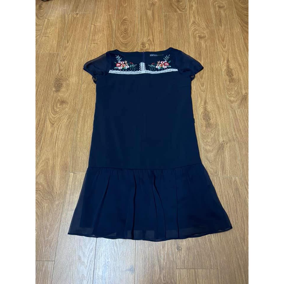 Váy nem size 4