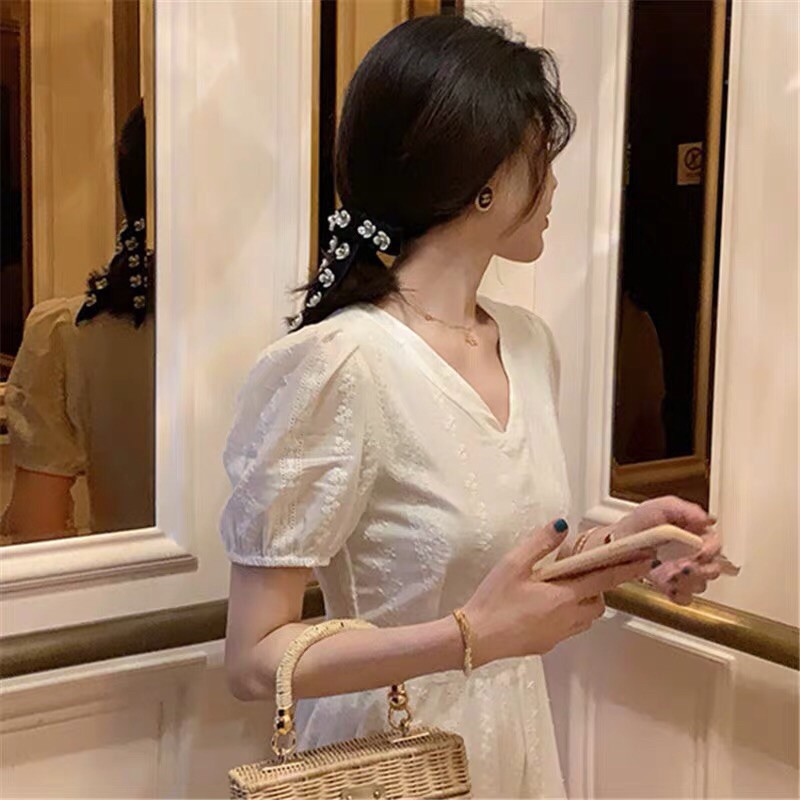 Pass váy trắng hàng QCCC size M dưới 56kg