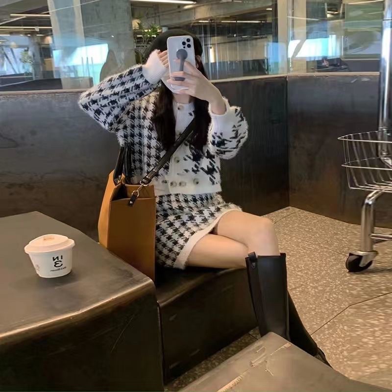 Set đồ len caro tiểu thư mùa thu 3 món: Áo khoác cardigan + chân váy bút chì + áo croptop 2 dây