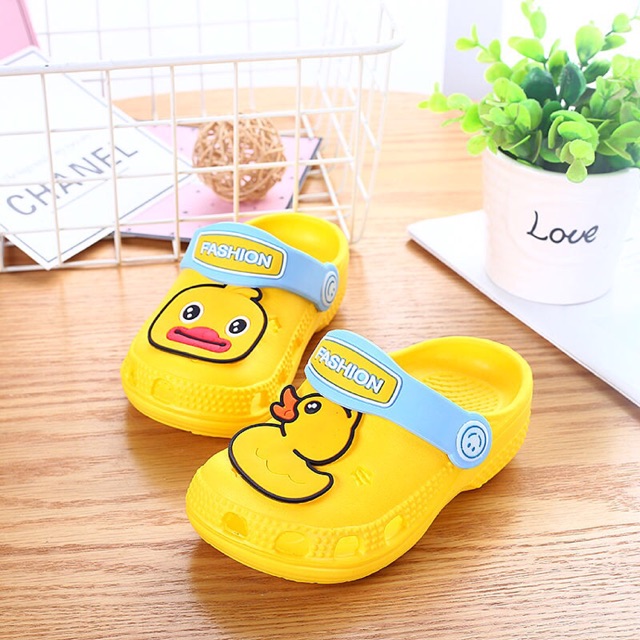 Giày tập đi cho bé