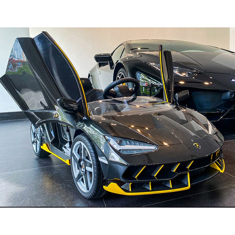 Ô tô điện trẻ em siêu xe Lamborghini 6726R(cánh mở,BH 1 năm)