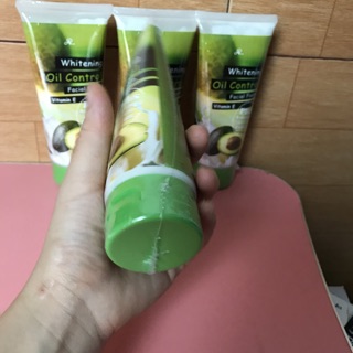 Sữa rửa mặt trái bơ Thái Lan - 210ML