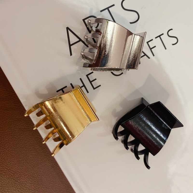 Kẹp Tóc Kim Loại Hình Cá Mập Xinh Xắn Cho Nữ