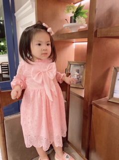 Đầm ren bé gái