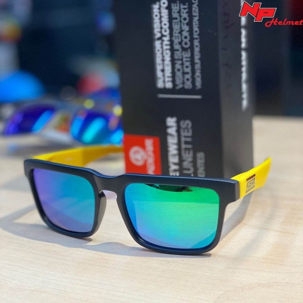 KÍNH MÁT THỂ THAO KDEAM