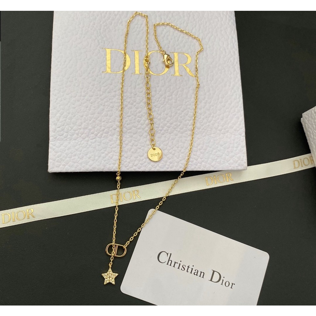Vòng cổ mặt chữ Dior phong cách Hàn Quốc