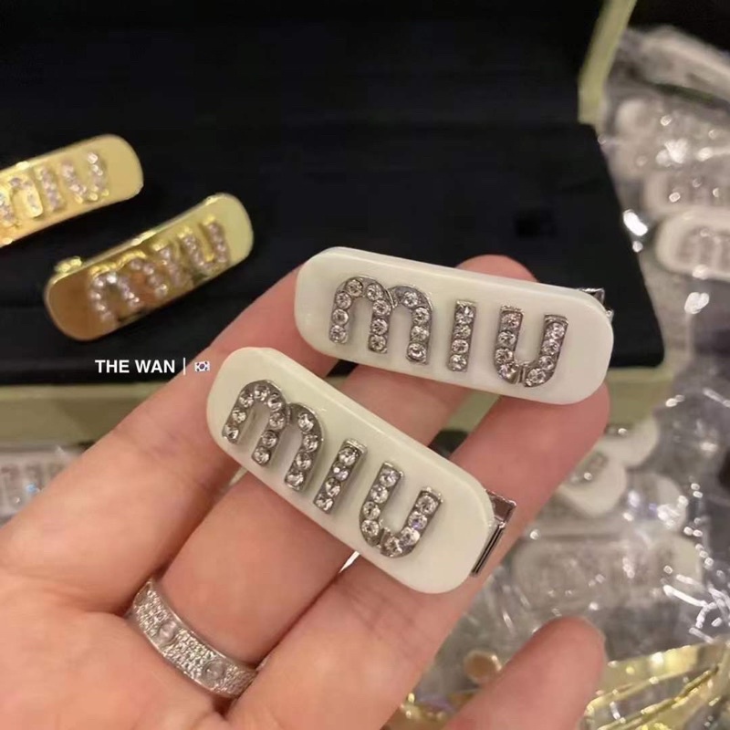Kẹp tóc miumiu sc cho bạn nữ