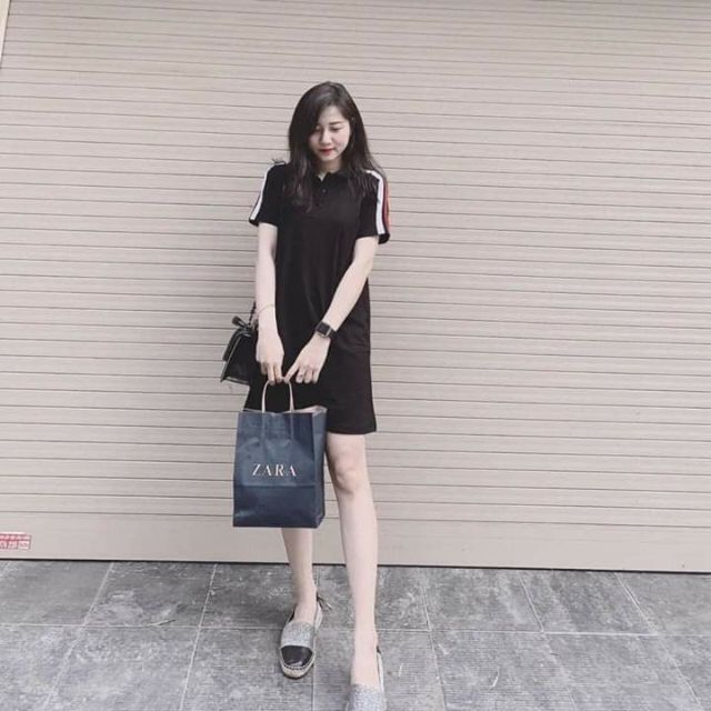 VÁY POLO ĐEN SỌC ĐỎ