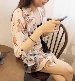 [ẢNH GẤU CHỤP] Khoác kimono đi biển birdy