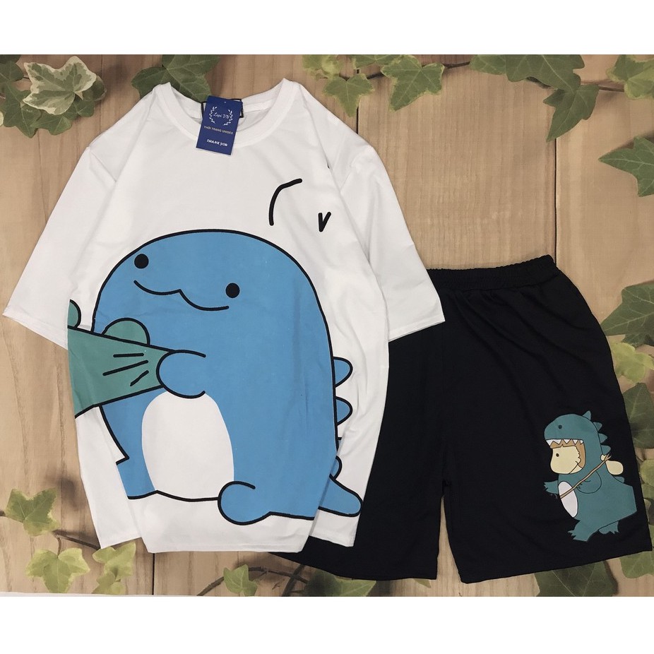 Sét Bộ Đồ Hoạt Hình Nam Nữ Cartoon Unisex In 3D Khủng Long Uống Trà Sữa Mặc Ở Nhà Xinh Cute Mix Quần Đùi Kaki Phong Cách