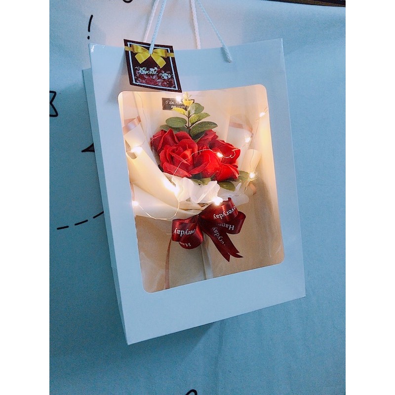 [Có túi] - Bó 5 hoa hồng sáp mix lá táo làm quà tặng lễ tình nhân cho bạn gái | BigBuy360 - bigbuy360.vn