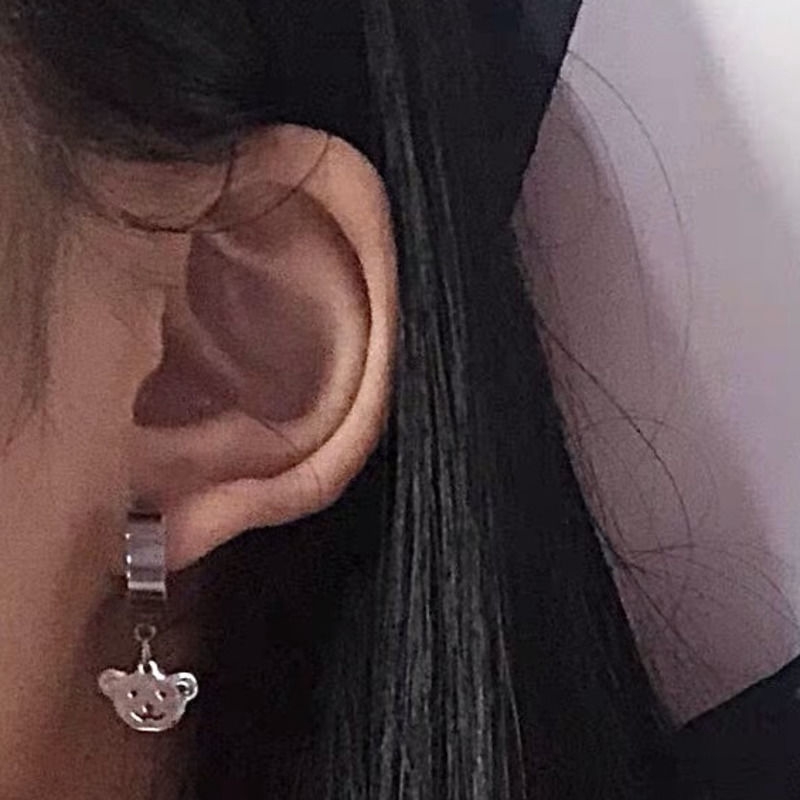 Khuyên Tai Dạng Kẹp Hình Gấu Bằng Thép Titan Không Phai Màu 22466