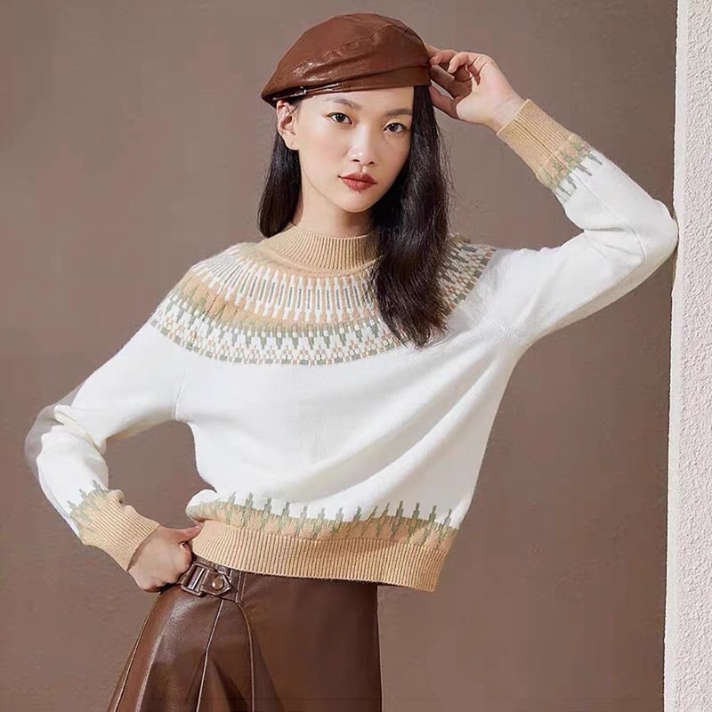 Áo len trắng phối nâu
