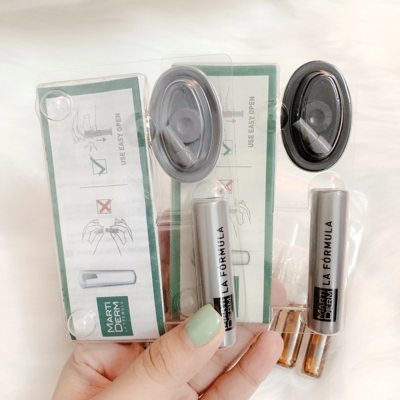 Dụng cụ mở ống tinh chất Martiderm