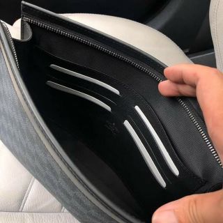 Clutch LV cực đẹp
