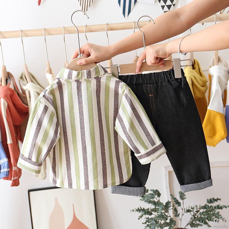 Set áo thun tay dài họa tiết kẻ sọc + quần dài họa tiết hoạt hình cho bé trai