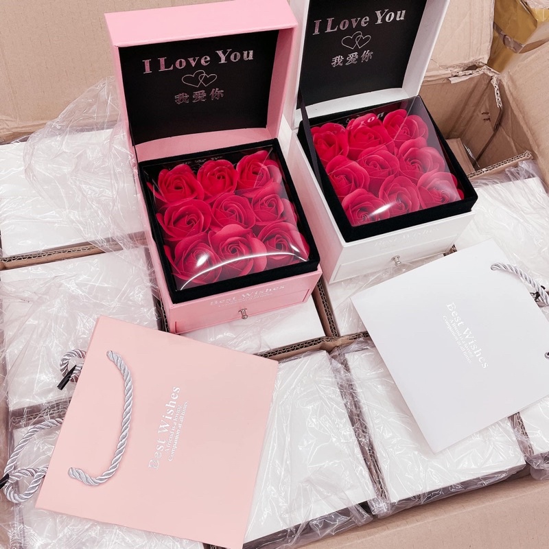 hộp đựng trang sức kèm hoa hồng sáp