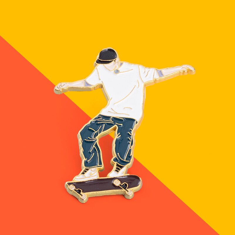 Ghim cài áo hình cậu bé trượt ván thời trang