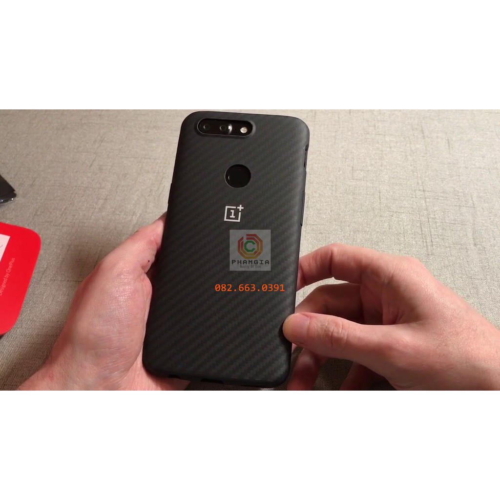 Miếng dán mặt lưng skin carbon Oneplus 5T