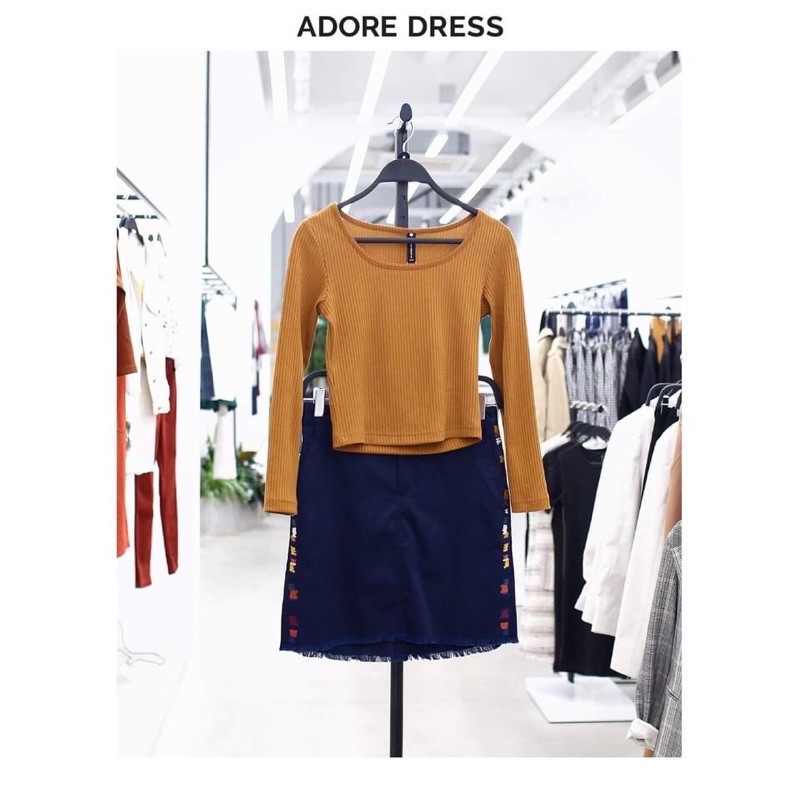 chân váy thêu Adore sz M newtag | BigBuy360 - bigbuy360.vn