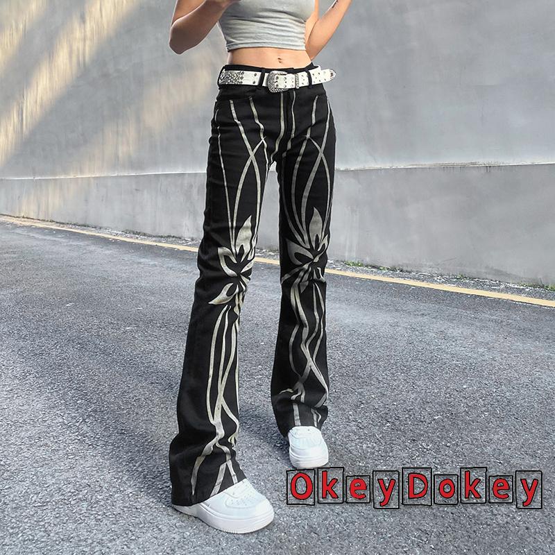 Quần jeans cắt thấp màu sắc graffiti có túi cho nữ