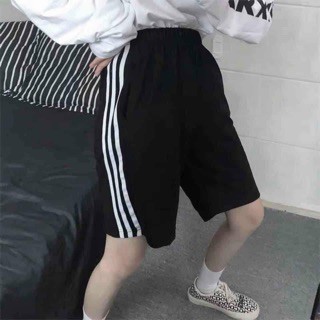 Quần đùi short nam nữ màu đen 3 sọc cá tính năng động thể thao thoải mái