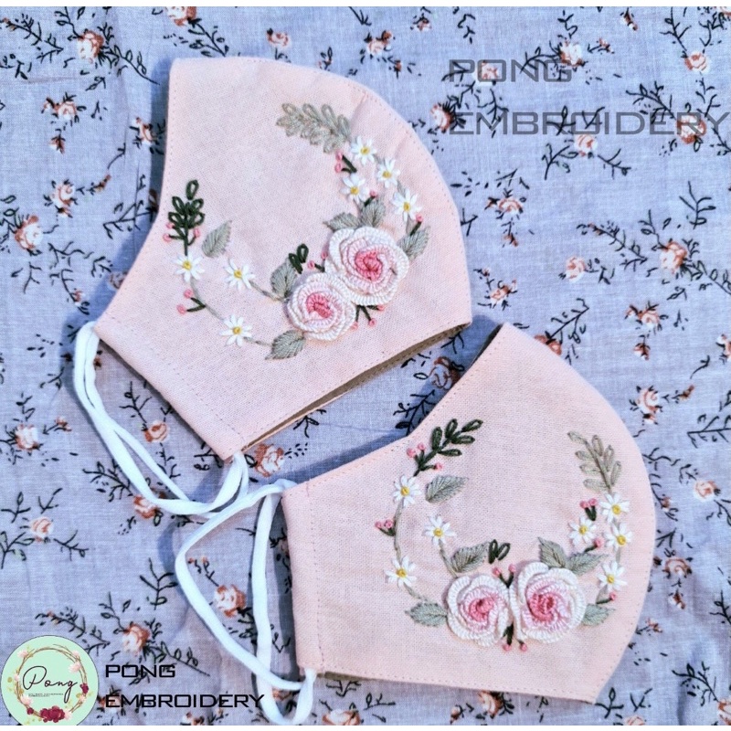 Khẩu trang thêu tay