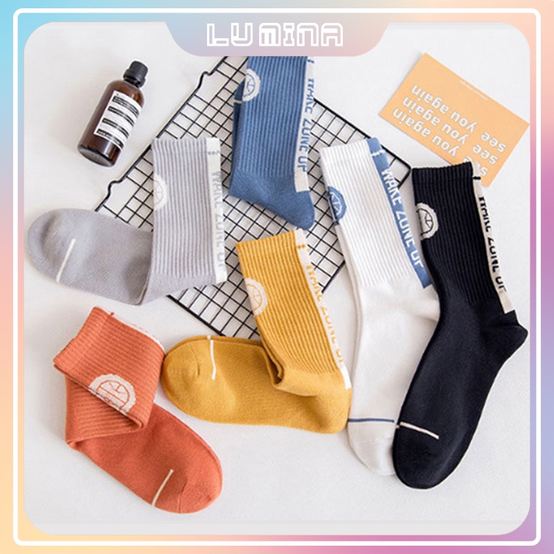 Tất vớ nam nữ chất liệu Cotton co giãn bốn chiều, kiểu dáng trơn phong cách Hàn Quốc hiện đại phối chữ đơn giản TD055