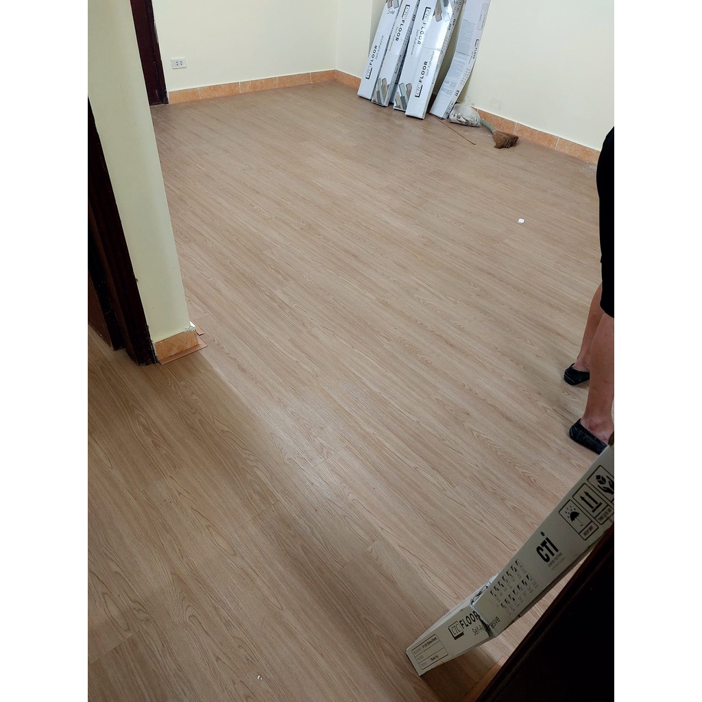 Tấm Sàn Nhựa Giả Vân Gỗ Sẵn Keo Tự Dính, Kích Thước 450,4×152,2mm
